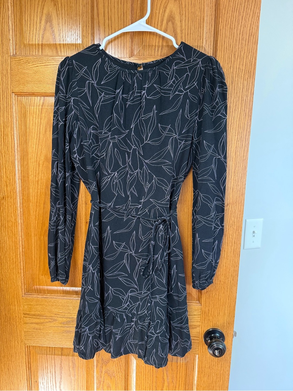 a new day Black Leaf-Print Long Sleeve Tie-Waist Dress